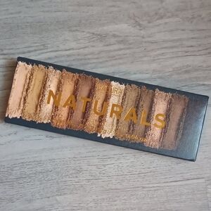 Naturals Eyeshadow Palette - Brown and Tan Shades